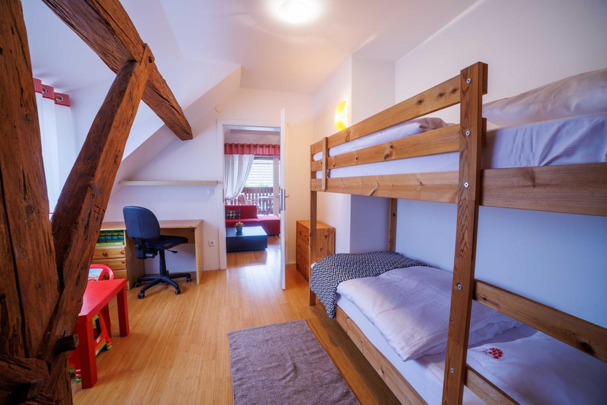 Hisa Na Dovjem Villa